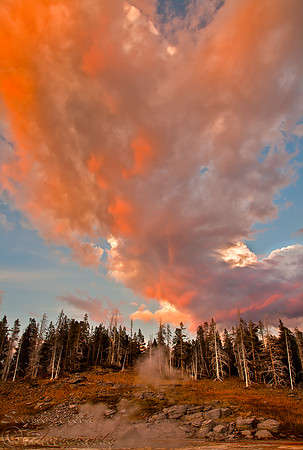 GRAND GEYSER CLOUDSCAPE