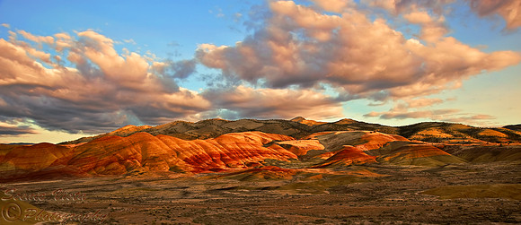 PAINTED HILLS